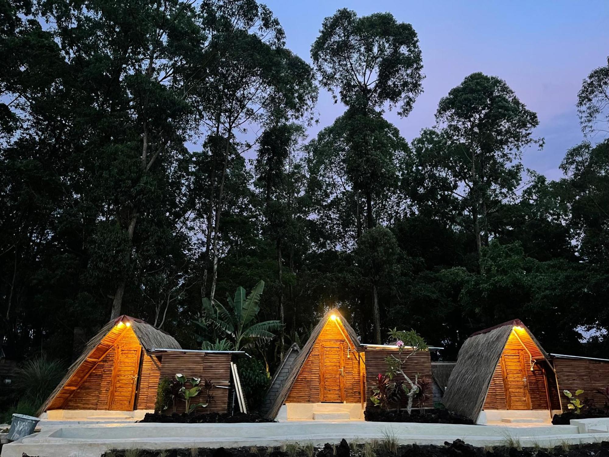 Triangular House And Hot Spring Hotel Kubupenlokan Екстериор снимка
