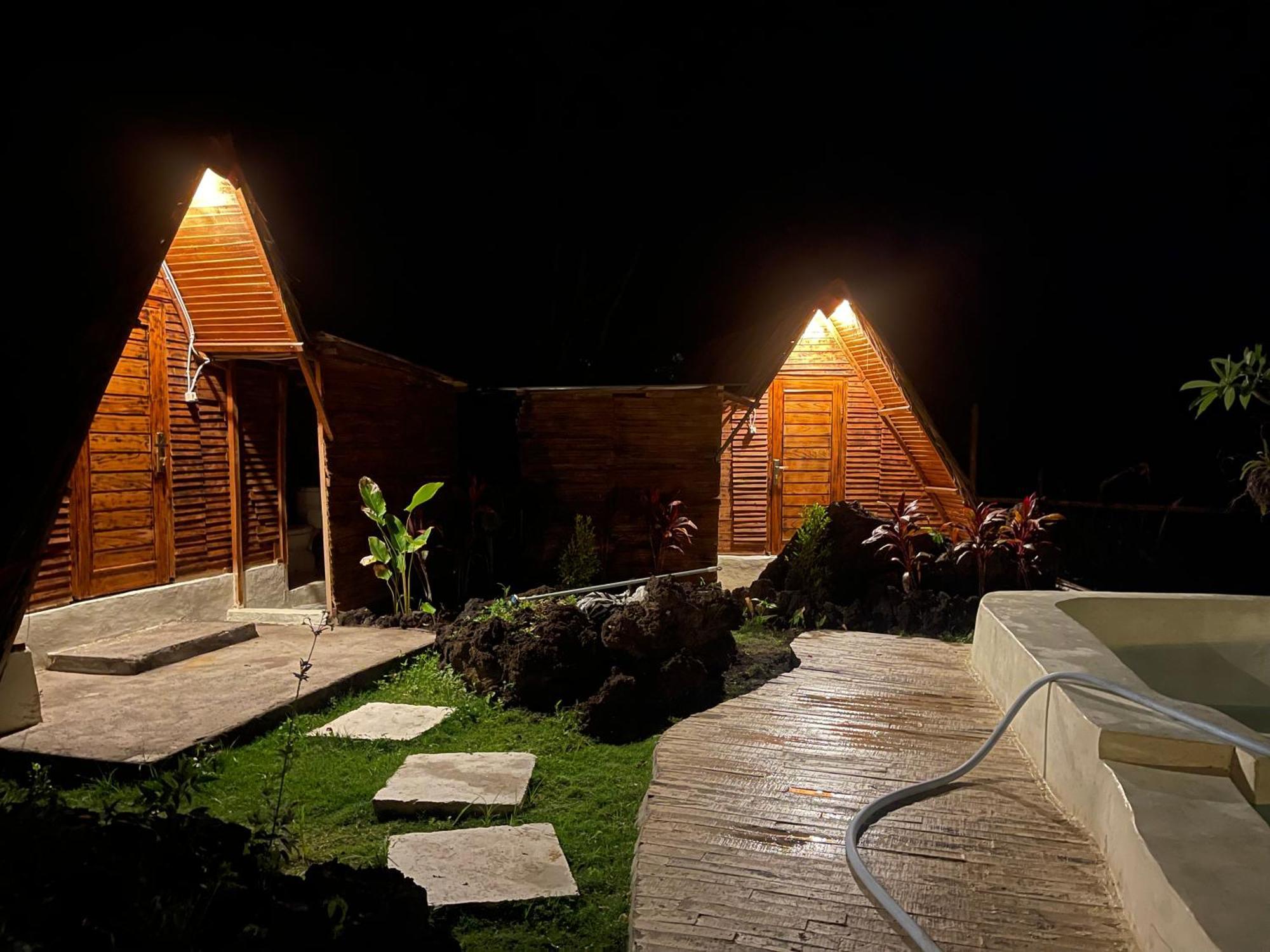Triangular House And Hot Spring Hotel Kubupenlokan Екстериор снимка