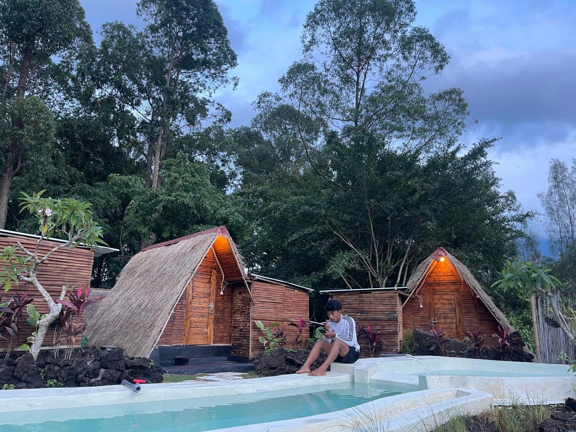 Triangular House And Hot Spring Hotel Kubupenlokan Екстериор снимка