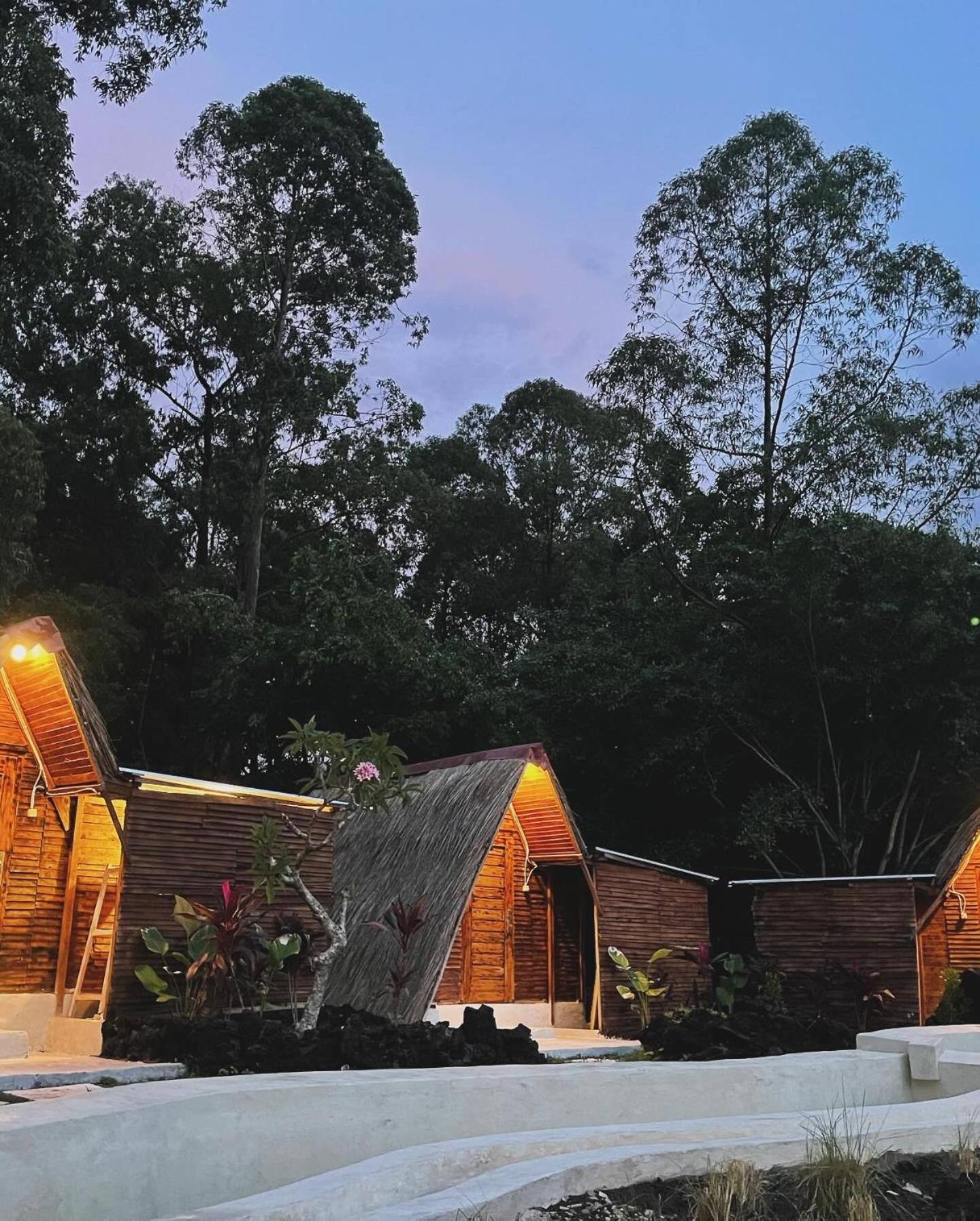 Triangular House And Hot Spring Hotel Kubupenlokan Екстериор снимка
