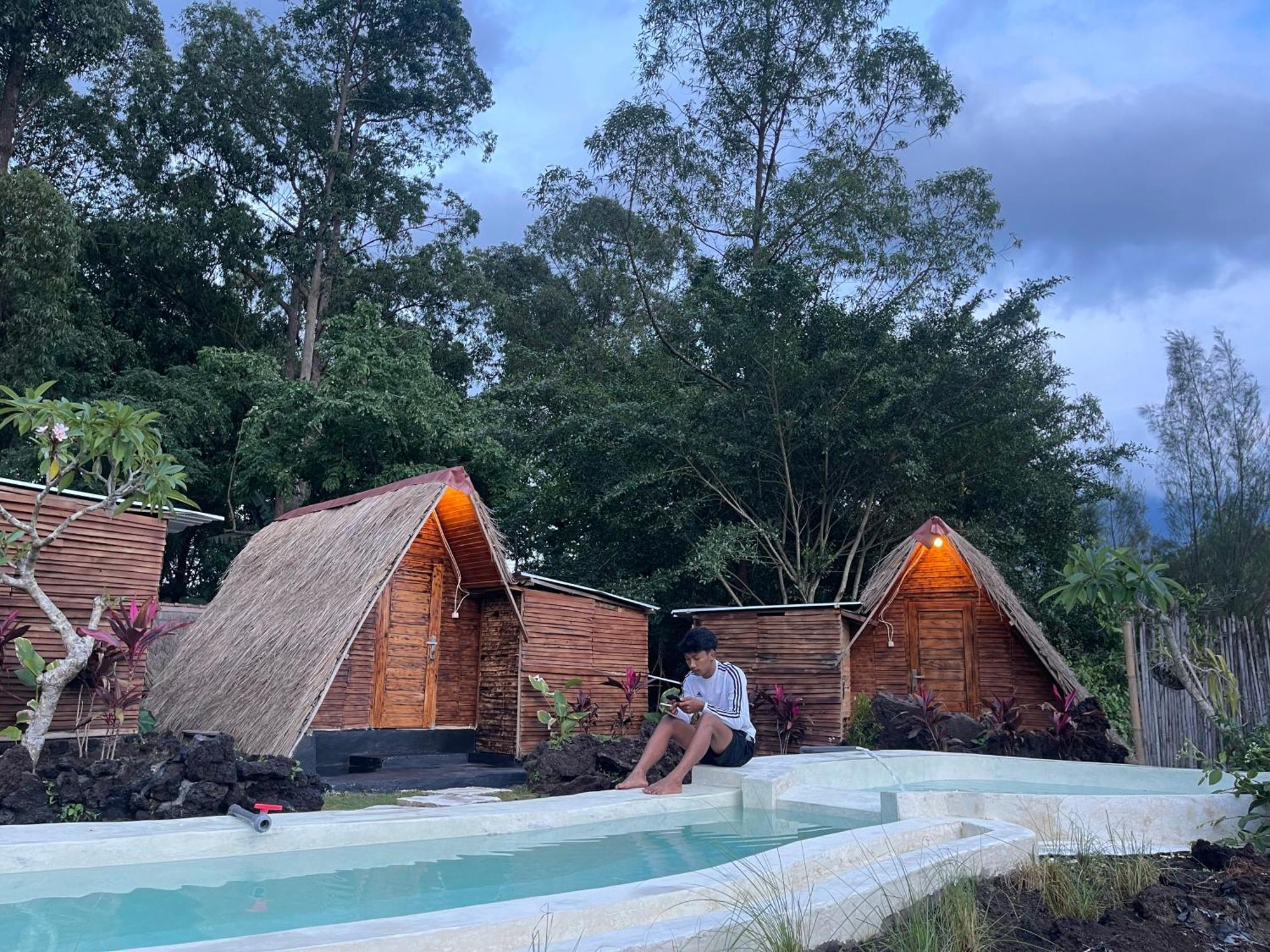Triangular House And Hot Spring Hotel Kubupenlokan Екстериор снимка