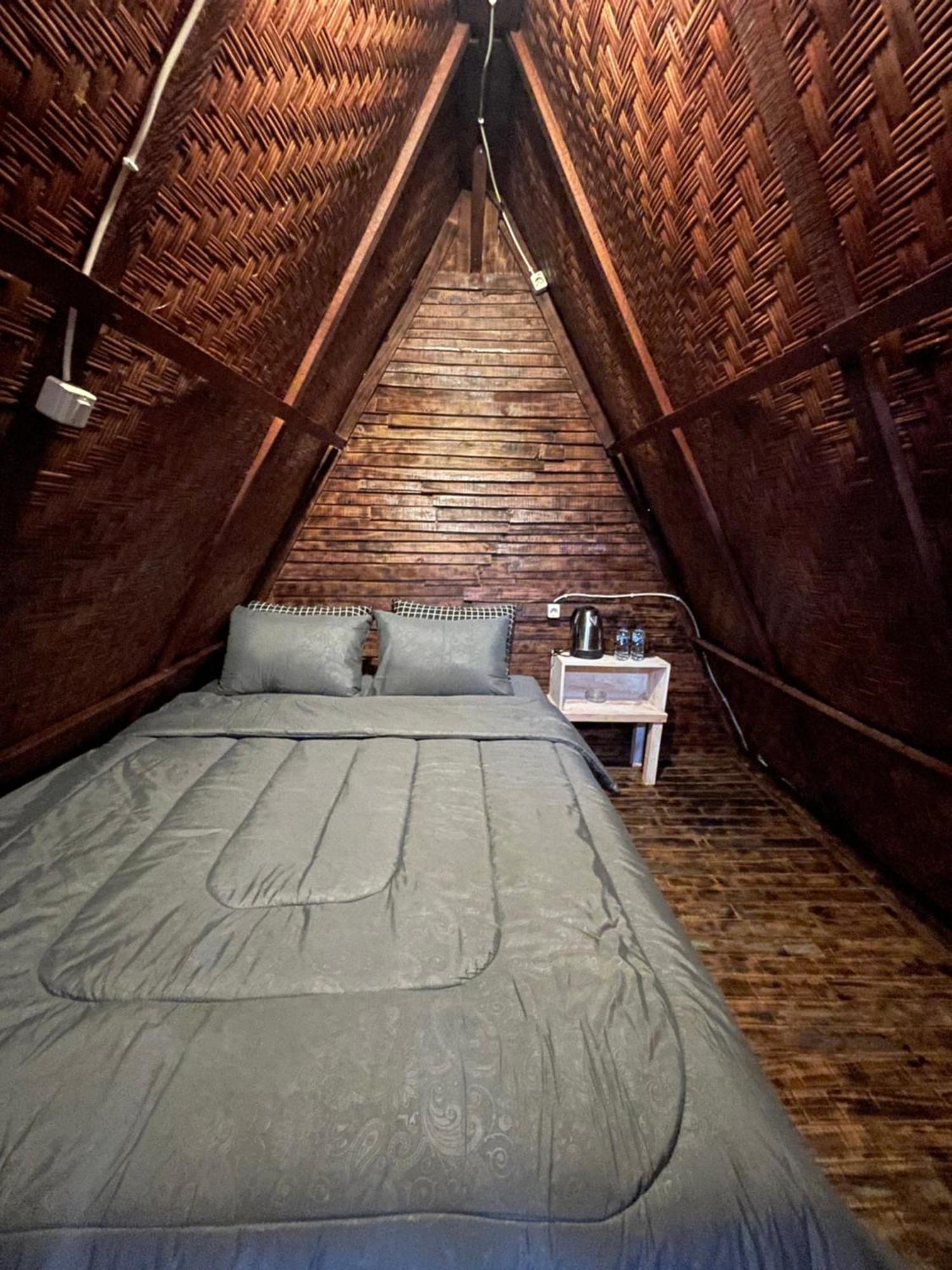 Triangular House And Hot Spring Hotel Kubupenlokan Екстериор снимка