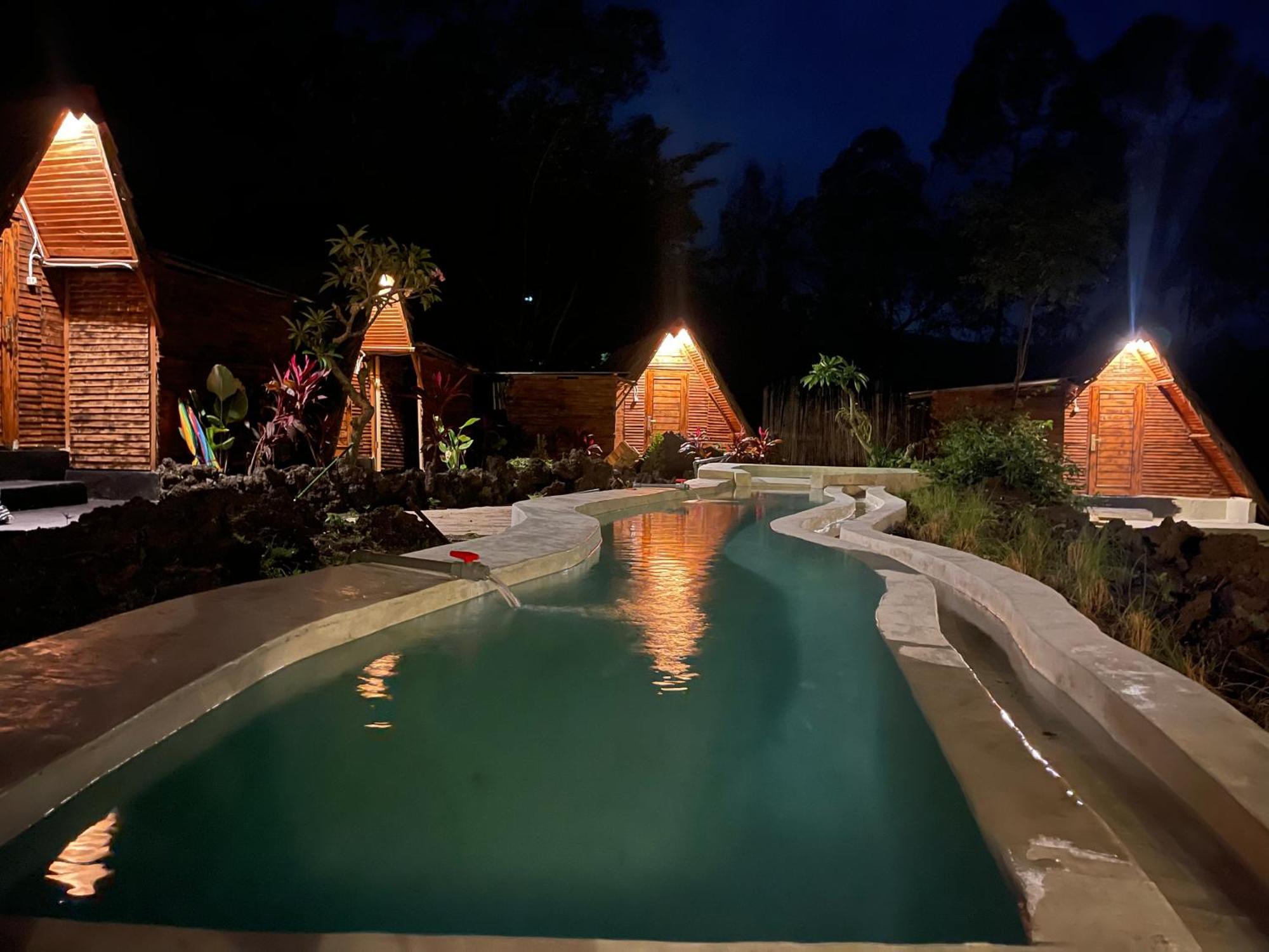 Triangular House And Hot Spring Hotel Kubupenlokan Екстериор снимка