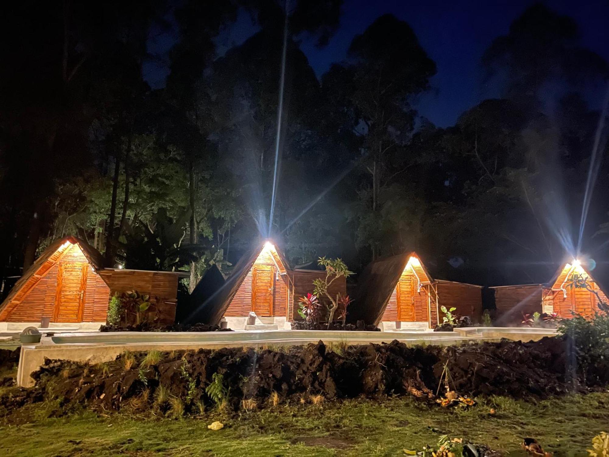 Triangular House And Hot Spring Hotel Kubupenlokan Екстериор снимка