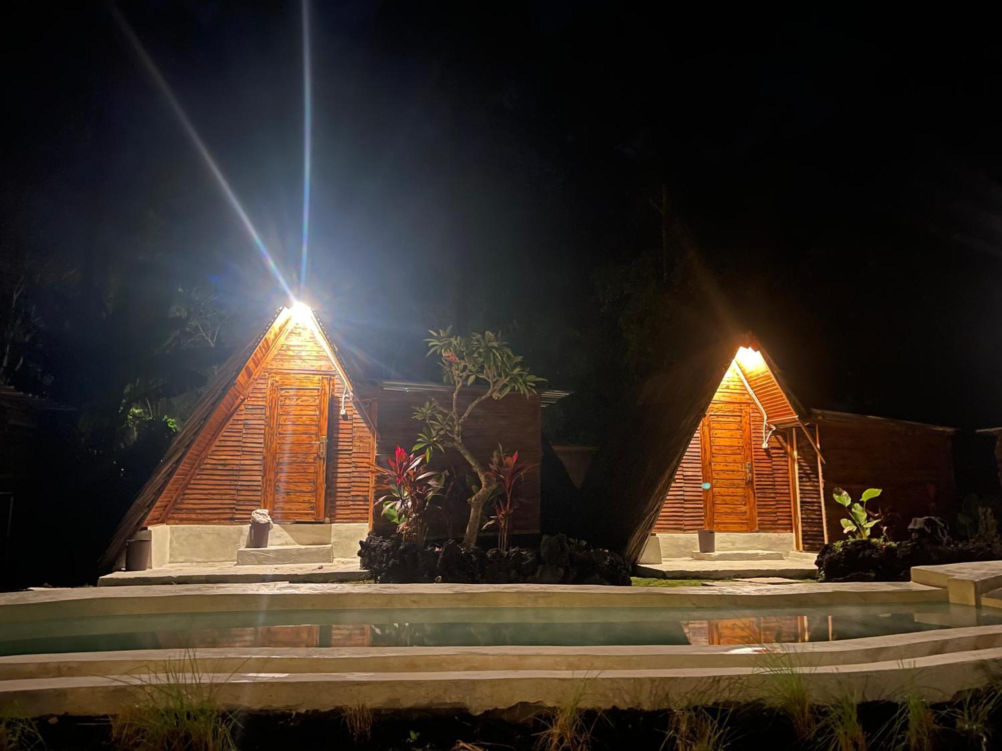 Triangular House And Hot Spring Hotel Kubupenlokan Екстериор снимка