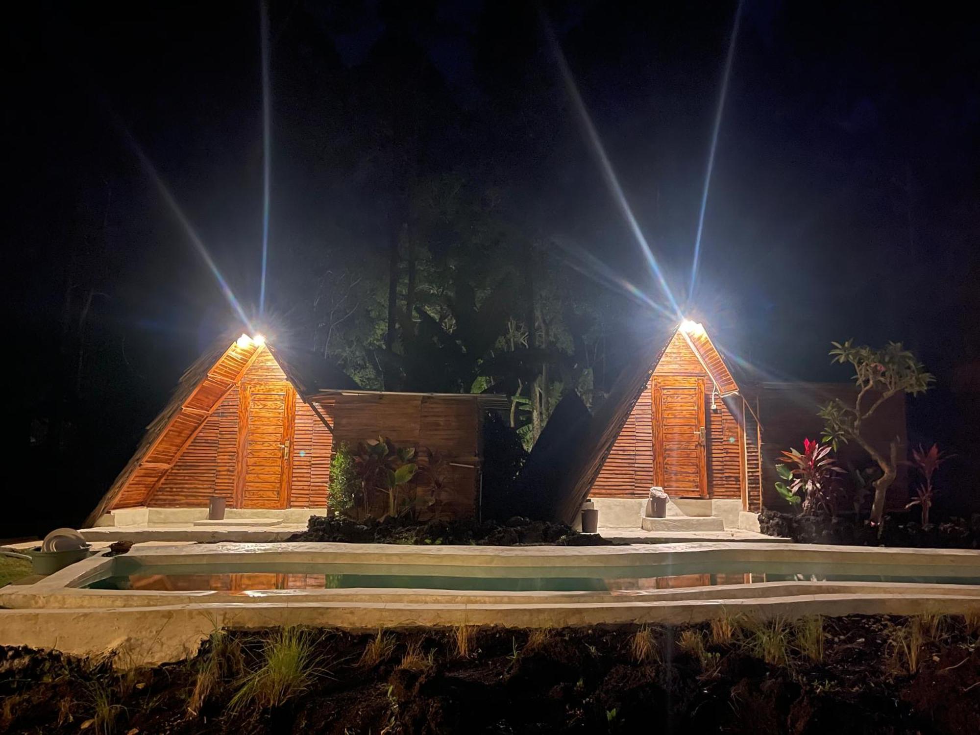 Triangular House And Hot Spring Hotel Kubupenlokan Екстериор снимка