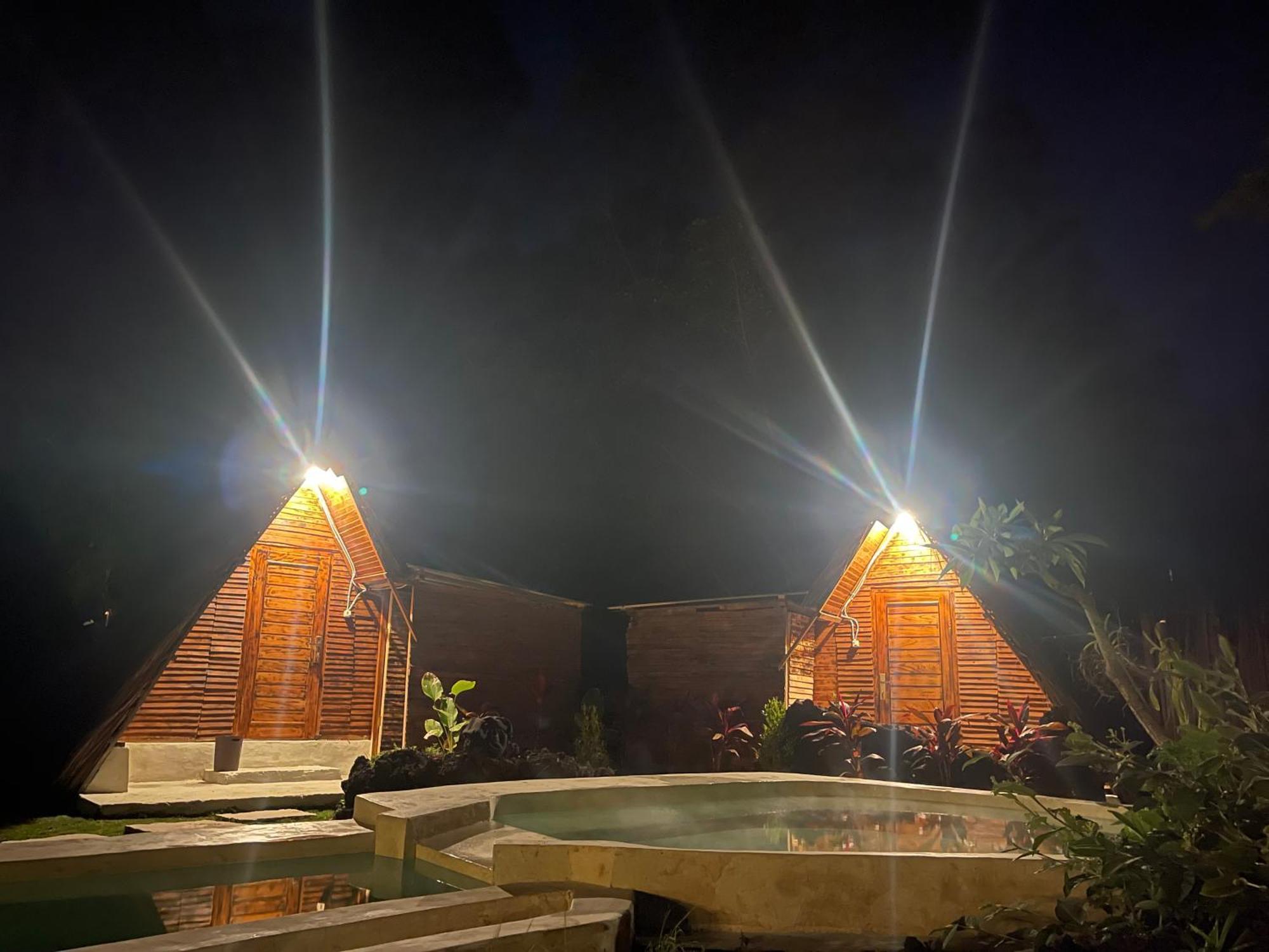 Triangular House And Hot Spring Hotel Kubupenlokan Екстериор снимка
