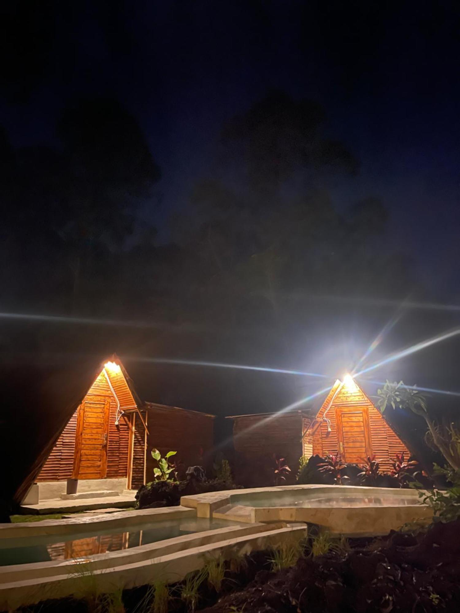 Triangular House And Hot Spring Hotel Kubupenlokan Екстериор снимка